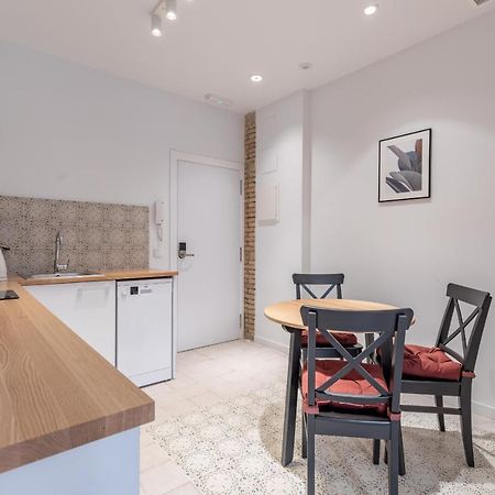 Modern Apartment Close To City Centre Valencia Buitenkant foto