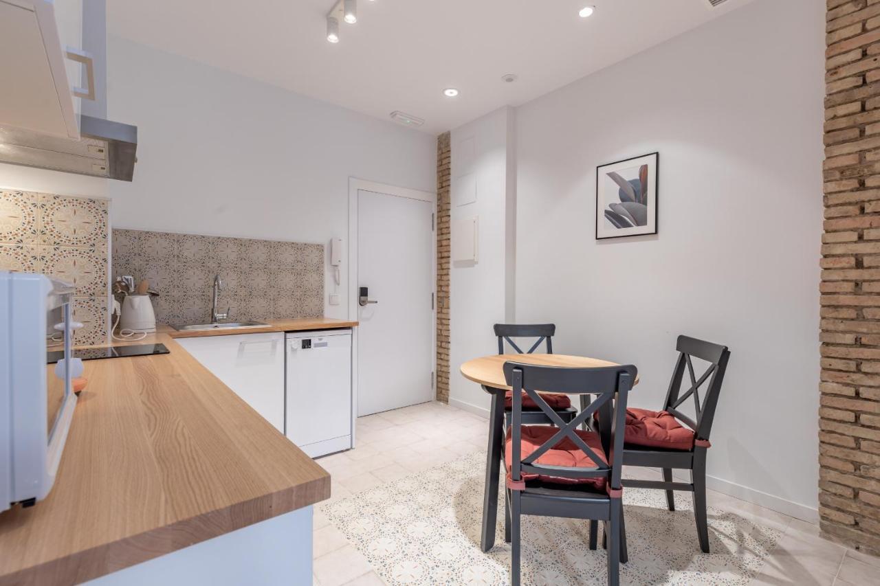 Modern Apartment Close To City Centre Valencia Buitenkant foto